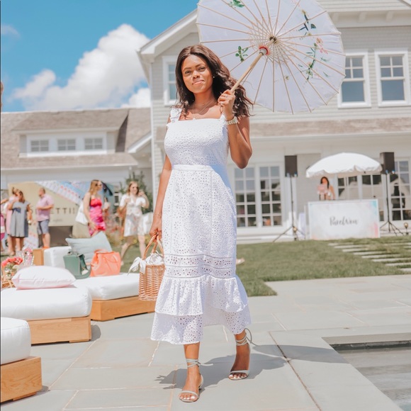 Banana Republic Dresses & Skirts - Banana republic lace white dress